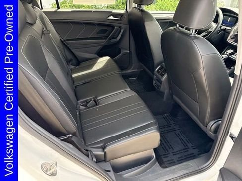 Used 2022 Volkswagen Tiguan SE AWD/4WD image 18