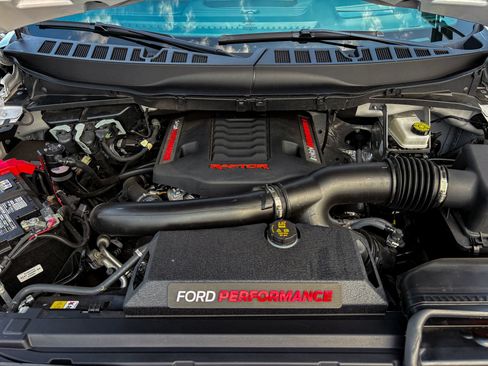 Used 2025 Ford F150 Raptor AWD/4WD image 38
