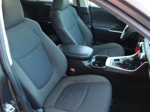 Used 2022 Toyota RAV4 LE w/ Carpet Mat Package (TMS) AWD/4WD image 21