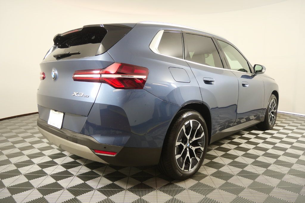 Used 2025 BMW X3 xDrive30i AWD/4WD image 4