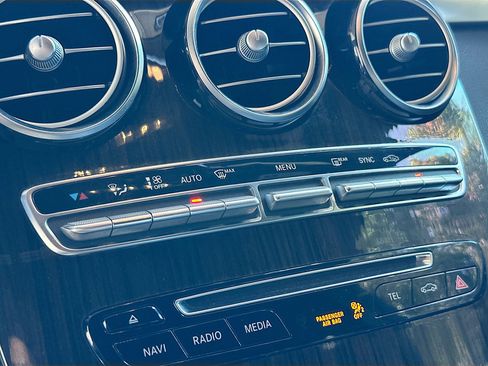 Used 2018 Mercedes-Benz GLC 300 4MATIC Coupe image 15