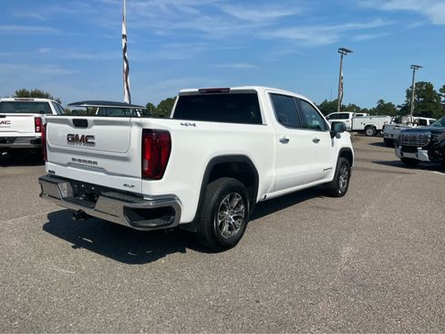 Used 2025 GMC Sierra 1500 SLT AWD/4WD image 5