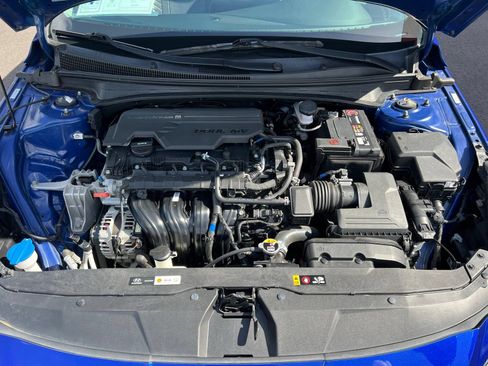 Used 2023 Hyundai Elantra Limited FWD image 17