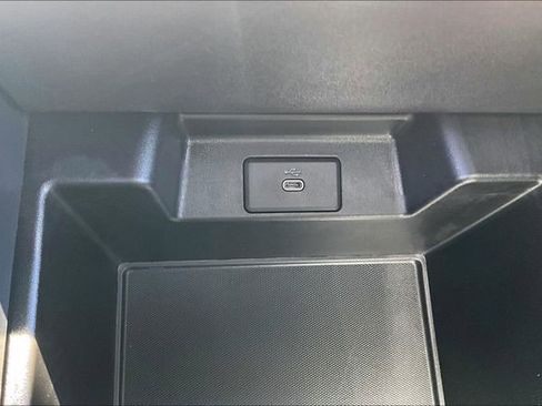 Used 2024 GMC Sierra EV Denali image 17