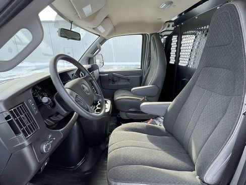 Used 2024 GMC Savana 2500 w/ Driver Convenience Package image 25