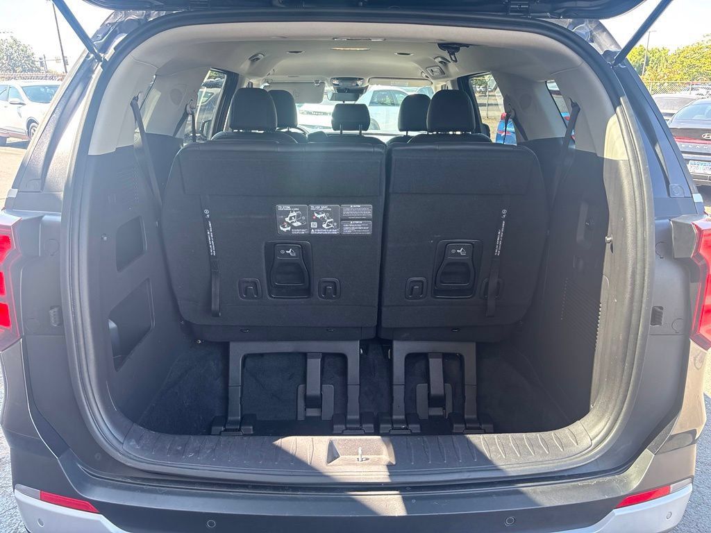 Used 2026 Kia Carnival LXS FWD image 18