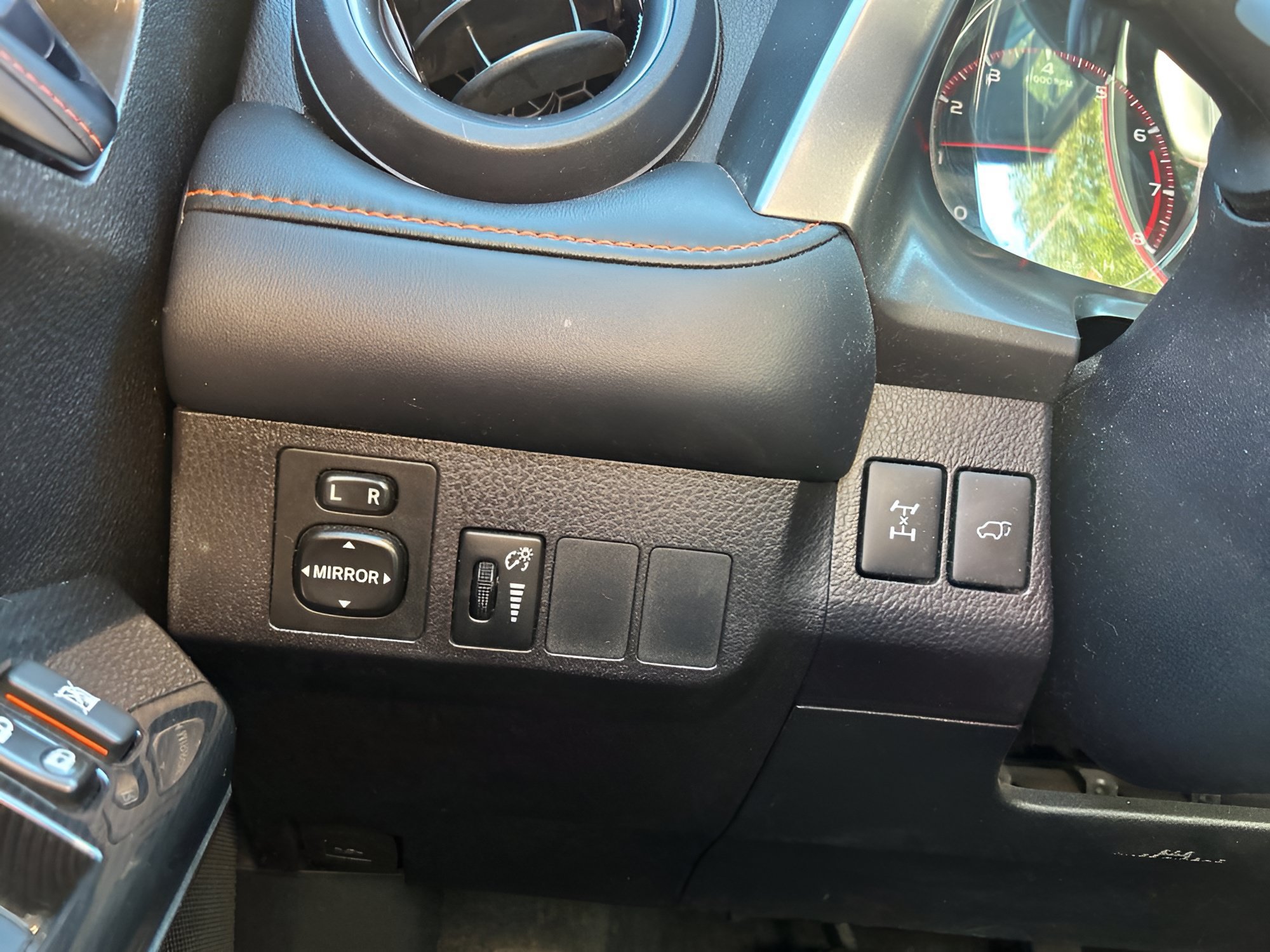 Used 2016 Toyota RAV4 SE AWD/4WD image 23