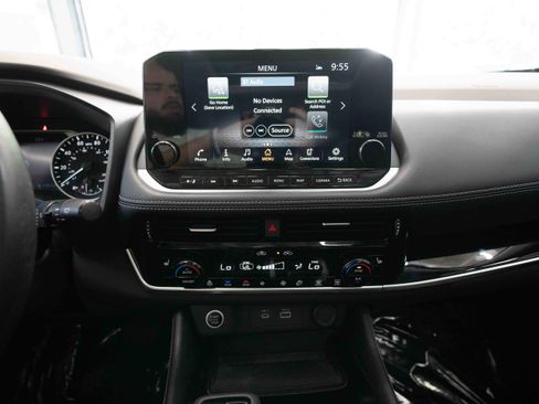 Used 2023 Nissan Rogue SL w/ SL Premium Package image 17