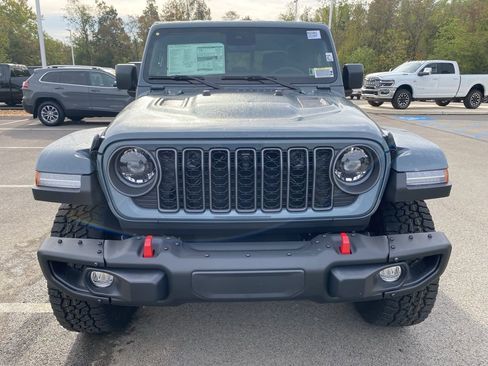 New 2025 Jeep Gladiator Rubicon AWD/4WD image 8