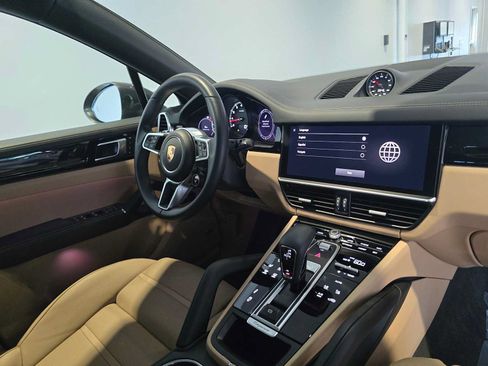 Used 2023 Porsche Cayenne Coupe AWD/4WD image 11