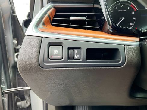 Used 2024 Cadillac XT5 Premium Luxury image 10