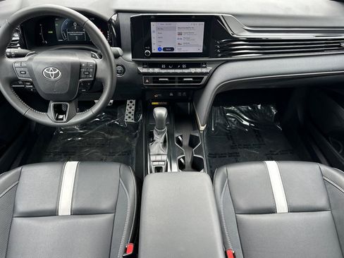 Certified 2025 Toyota Camry SE FWD image 14