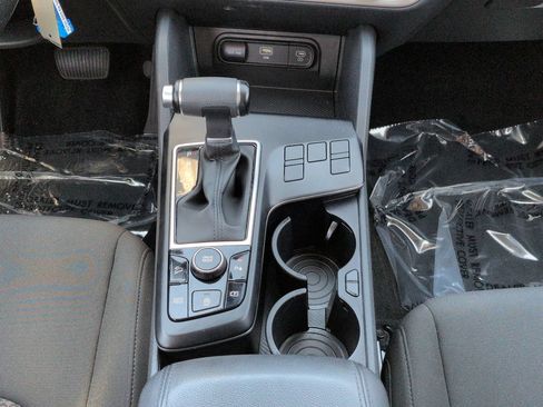 Certified 2025 Kia Sportage LX FWD image 19