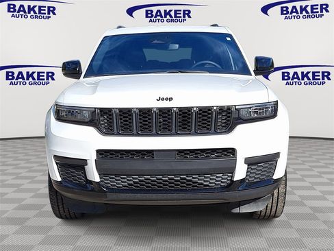 Used 2023 Jeep Grand Cherokee L Laredo image 8