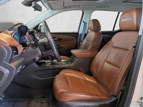 Used 2019 Chevrolet Traverse High Country w/ LPO, 'HIT The Road' Package AWD/4WD image 16