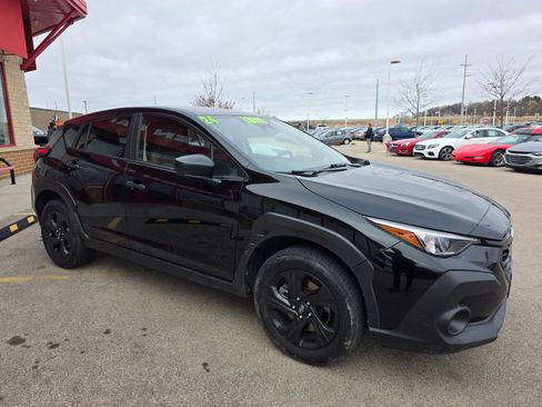 Used 2024 Subaru Crosstrek 2.0i image 3