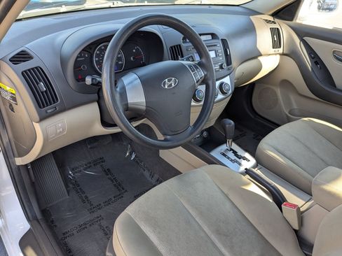 Used 2010 Hyundai Elantra GLS FWD image 17