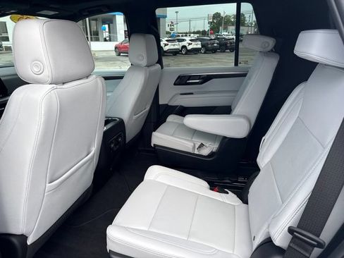 Used 2025 Chevrolet Tahoe Premier w/ Sun And Tow Package RWD image 9