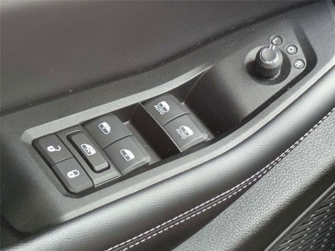 Used 2024 Jeep Grand Cherokee Limited w/ Luxury Tech Group II AWD/4WD image 29
