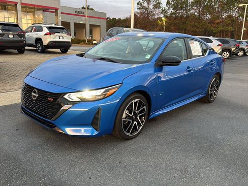 Used 2024 Nissan Sentra SR image 1