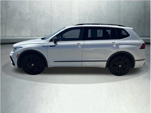 Used 2022 Volkswagen Tiguan SE R-Line AWD/4WD image 2