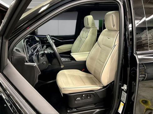 Certified 2023 Cadillac Escalade Sport w/ LPO, ONYX Package image 21
