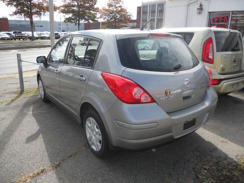 Used 2011 Nissan Versa 1.8 S w/ Plus Pkg FWD image 4