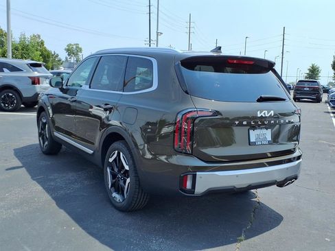 Used 2024 Kia Telluride EX w/ EX Captain's Chair Package FWD image 2