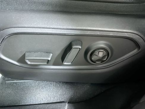 Used 2024 Jeep Grand Cherokee Limited image 20