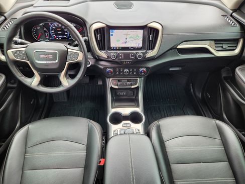 Used 2022 GMC Terrain Denali w/ Denali Premium Package AWD/4WD image 9