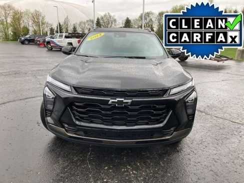 Used 2024 Chevrolet Trax ACTIV w/ Sunroof Package FWD image 2