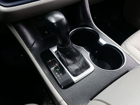 Used 2015 Toyota Highlander LE image 20