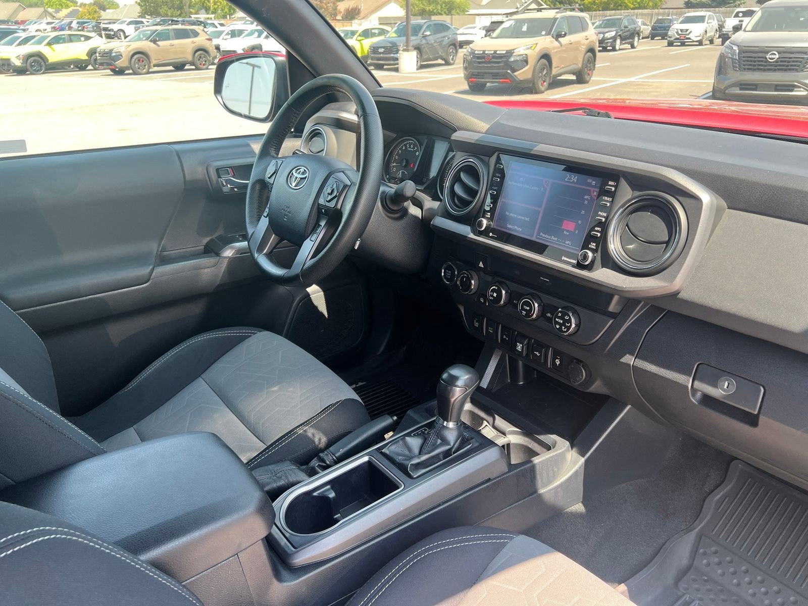 Used 2020 Toyota Tacoma TRD Off-Road w/ Technology Package AWD/4WD image 32