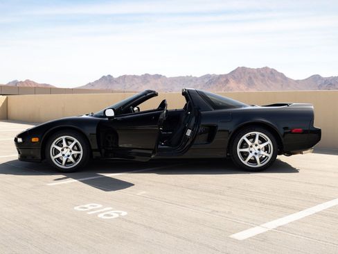 Used 1995 Acura NSX T RWD image 16