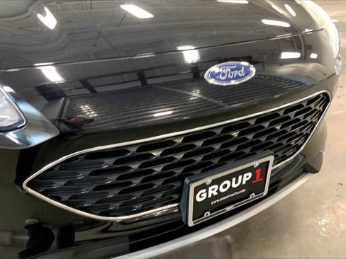 Used 2021 Ford Escape SE image 30