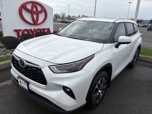 Certified 2025 Toyota Highlander XLE AWD/4WD image 10