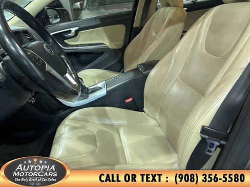 Used 2018 Volvo S60 T5 Inscription image 9