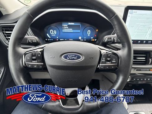 Certified 2025 Ford Escape Platinum w/ Premium Technology Package AWD/4WD image 17
