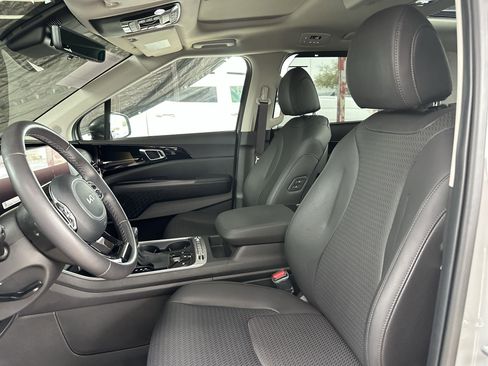 Certified 2025 Kia Carnival SX Prestige image 13