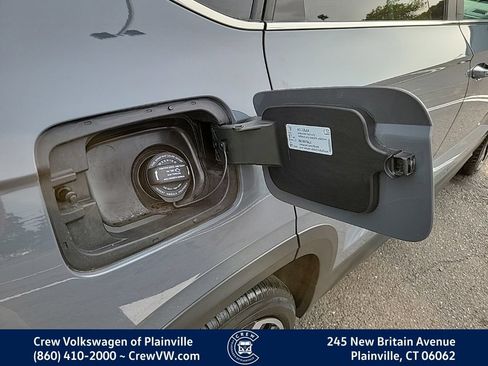 Certified 2023 Volkswagen Taos SEL AWD/4WD image 33