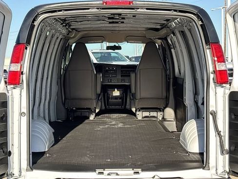 New 2025 Chevrolet Express 2500 Work Van w/ Safety Package image 21