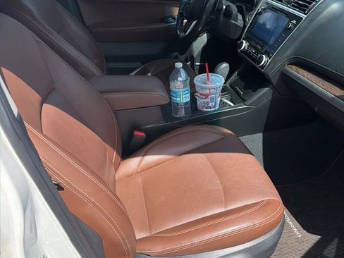 Used 2019 Subaru Outback 2.5i Touring w/ Popular Package #3A AWD/4WD image 9