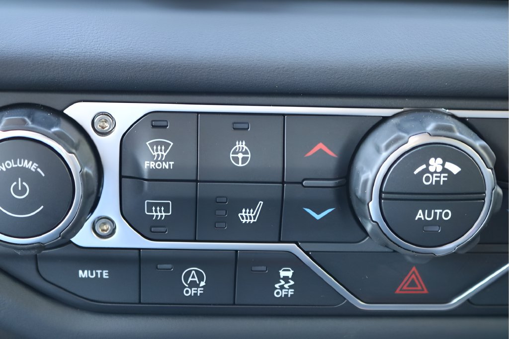 New 2027 Jeep Wrangler Unlimited Sahara AWD/4WD image 25