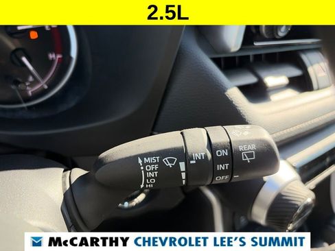 Used 2024 Toyota RAV4 XLE FWD image 19