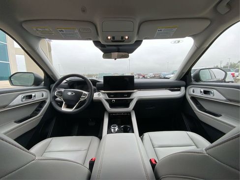 Used 2025 Ford Explorer Active w/ Active Comfort Package image 28