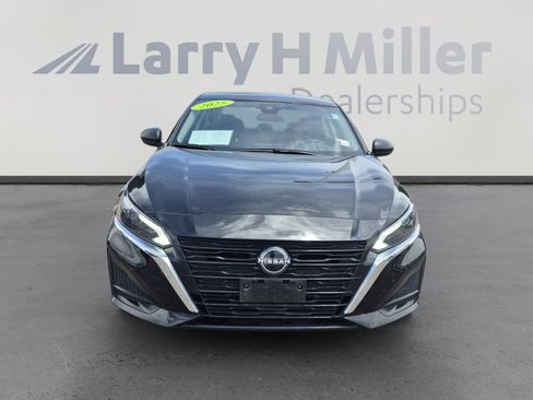 Used 2025 Nissan Altima 2.5 SV FWD image 8