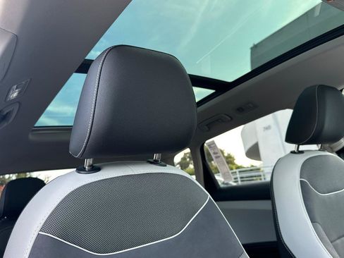 New 2026 Volkswagen Taos SE AWD/4WD image 16