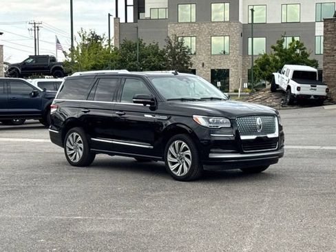 Used 2023 Lincoln Navigator Reserve w/ Equipment Group 201A AWD/4WD image 2