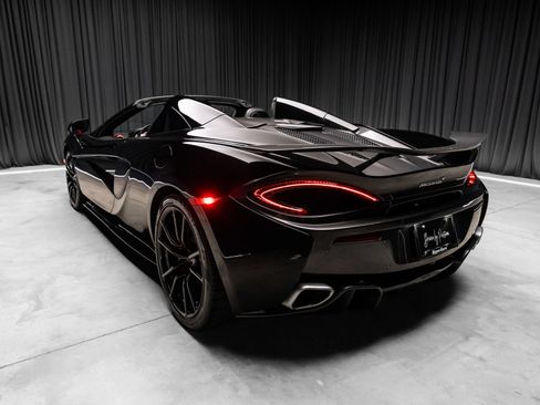 Used 2019 McLaren 570S Spider RWD image 11