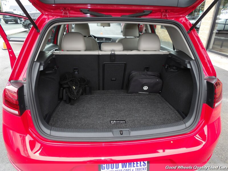 Used 2018 Volkswagen Golf SE FWD image 20